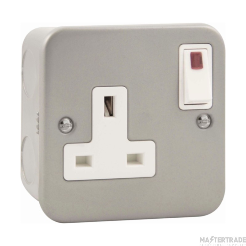 Click Essentials CL835 13A 1 Gang DP Switched Socket Outlet With Neon