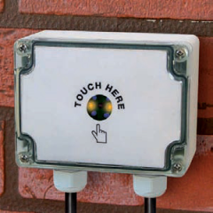 Danlers EXTLSW16A Exterior 3Wire c/w Illuminated Push Time Delay Switch Adjustable Lag 2-20mins 230V 16A (QH) 12A (F) 2A (MH)