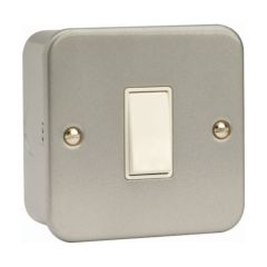Click Essentials CL011 10AX 1 Gang 2 Way Plate Switch