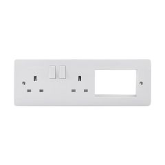Click Mode CMA603 2 x 13A Switched Sockets & 3 Aperture Plate